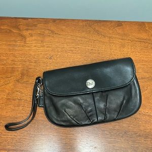 Coach wristlet black